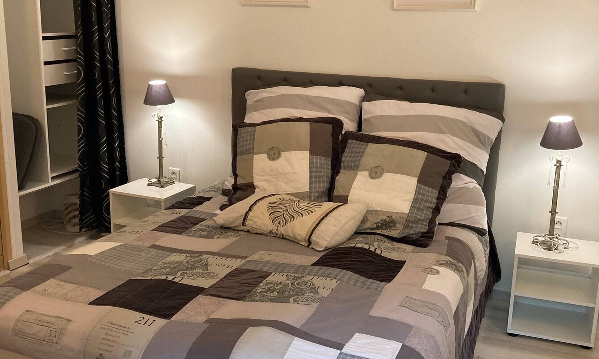 Puget Bed & Breakfast | Bed and Breakfast 'La Réglisse' with Shared Pool, Wi-Fi and Air Conditioning