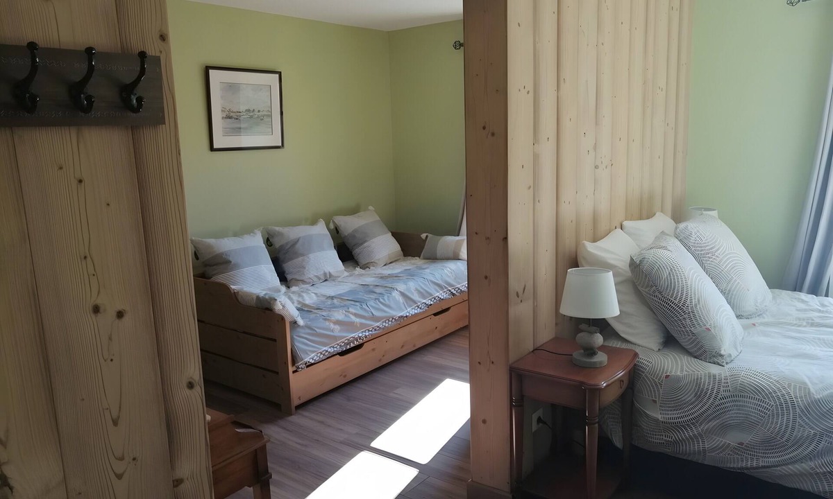 Rehaupal Apartment | Bed and Breakfast 'La Sapinière' with Shared Terrace, Wi-Fi and Air Conditioning