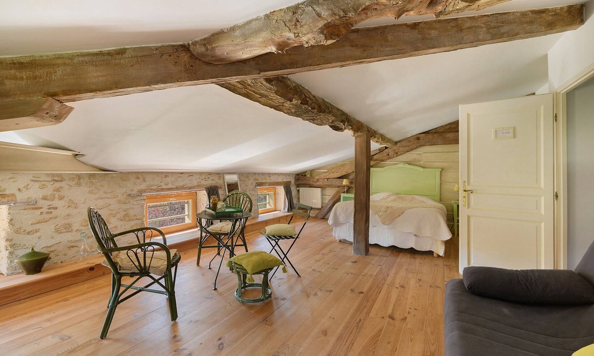 Rieucros Bed & Breakfast | Bed and Breakfast 'Le Jardin' with Shared Terrace, Shared Garden and Wi-Fi