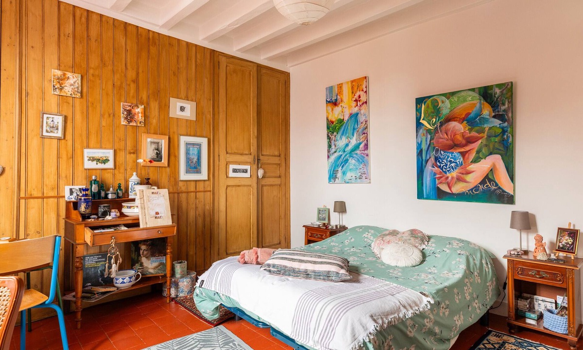 Chedigny Bed & Breakfast | Bed and Breakfast 'Le Jardin Pictural De Garance' with Shared Garden and Wi-Fi