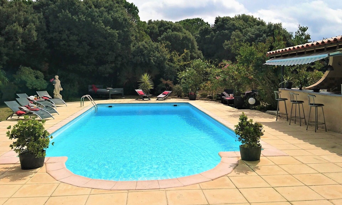 Montolieu House | Bed and breakfast rental - 15 mn de Carcassonne - Swimming pool
