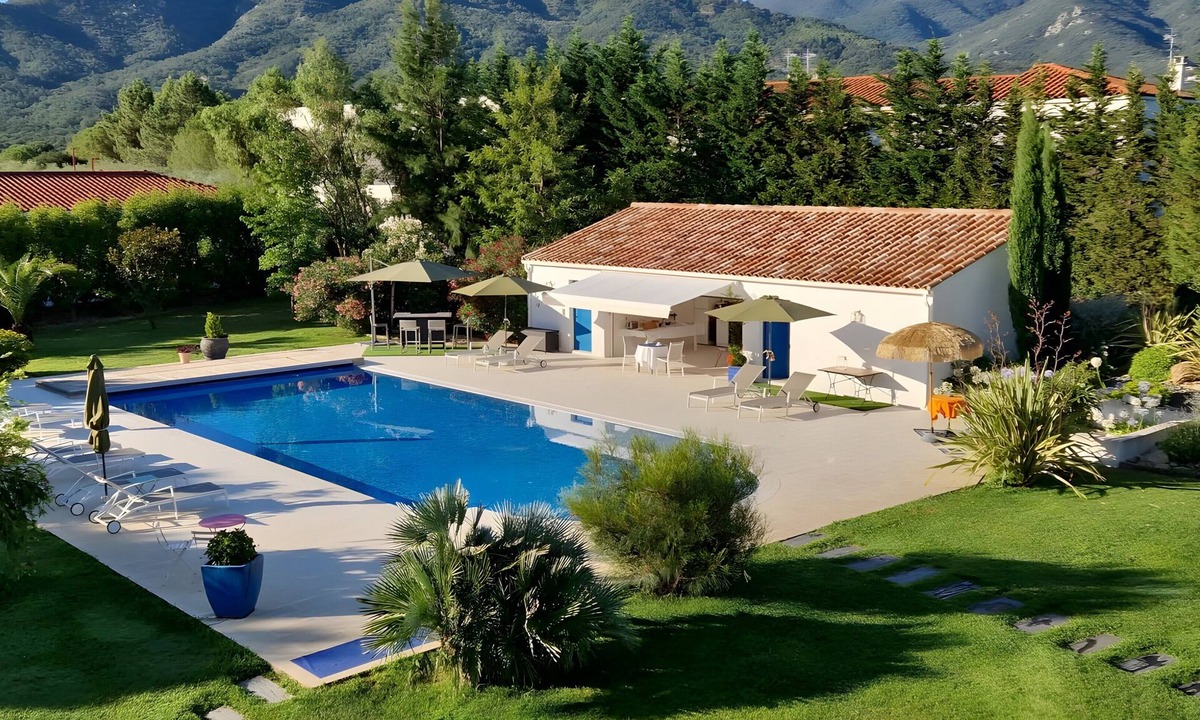 Sorede Bed & Breakfast | Bed and Breakfast 'Suite Sardane' with Mountain View, Wi-Fi and Air Conditioning