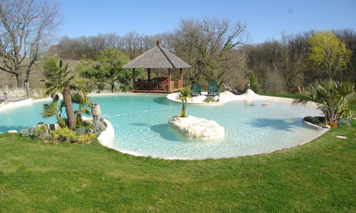Laborie Hotel | Bed and Breakfasts Toulouse - The Lake Crivito