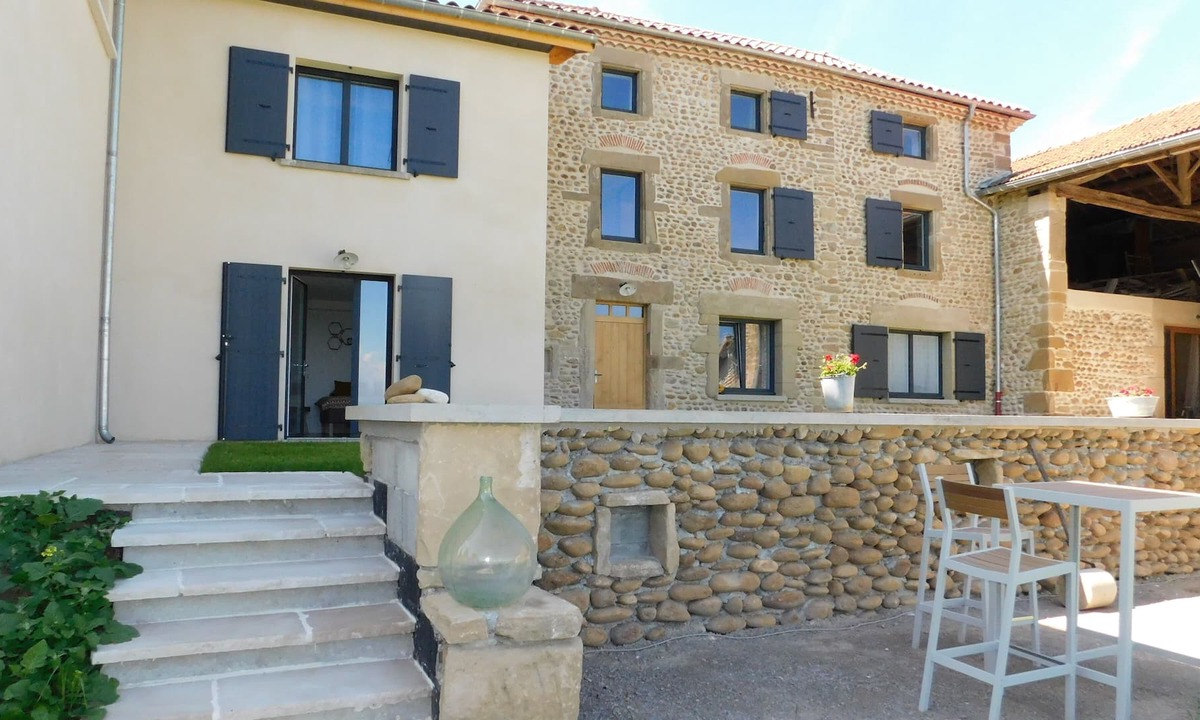 Chateauneuf-de-Galaure House | bed and breakfast 2 people access PMR