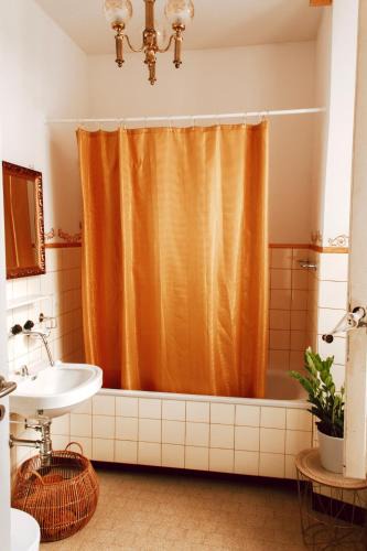 Locarno House | Bed & Blessing/Casa Borgo