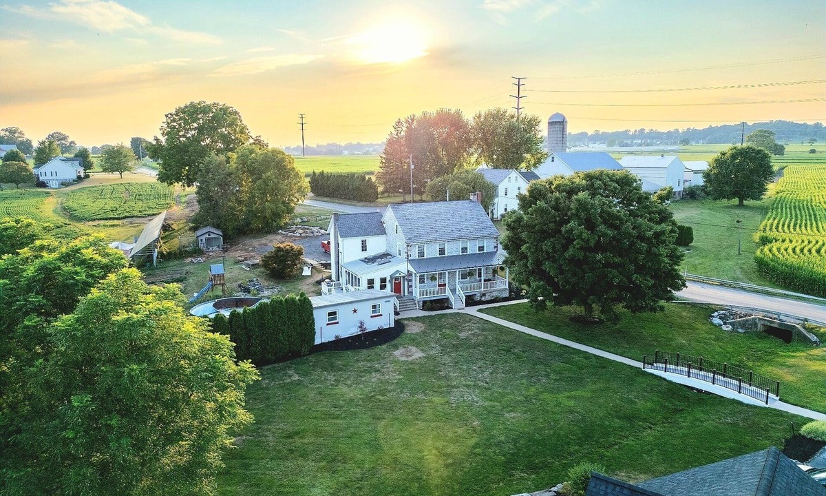 Talmage Apartment | Bed & Breakfast Historic Suite