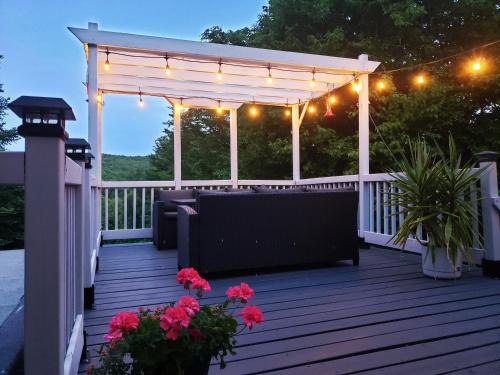 Pine Hill Bed & Breakfast | Bed & Breakfast Lukomorye