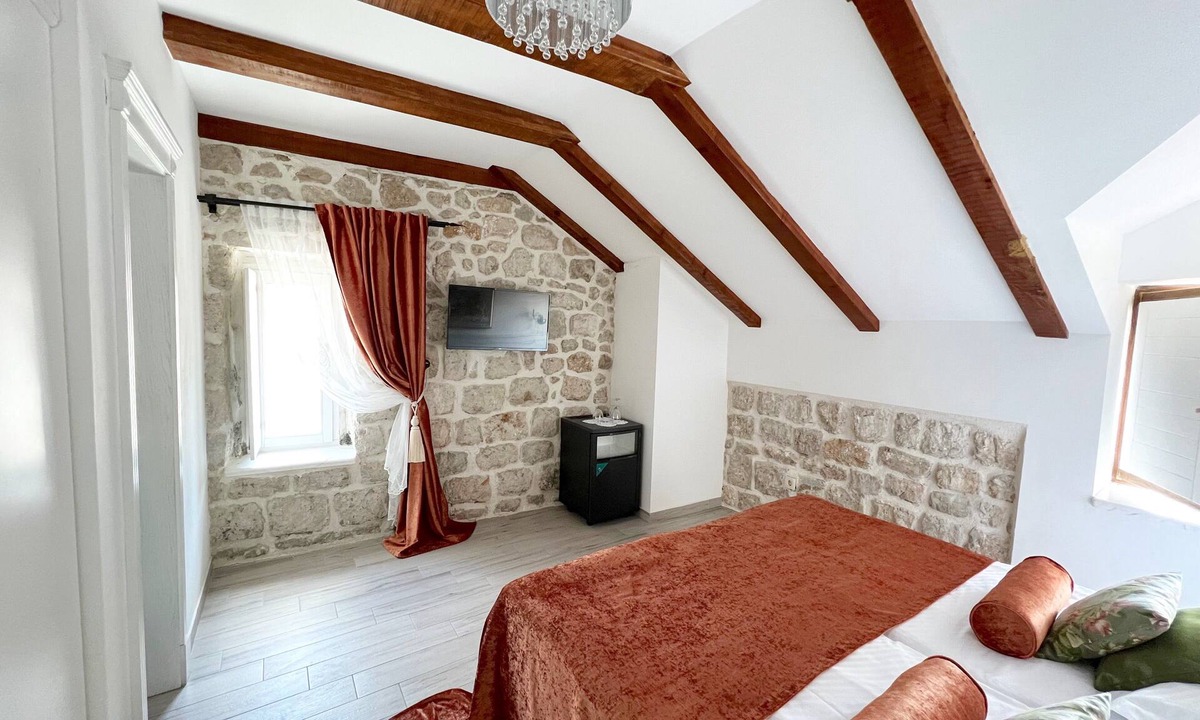 Mali Ston House | Bed&Breakfast Sorgo Palace- Comfort Double or Twin Room with City Walls View (Emerald)