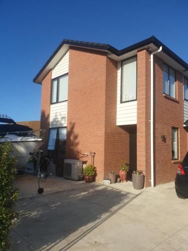 Hamilton House | Bed n breakfast on pear tree lane