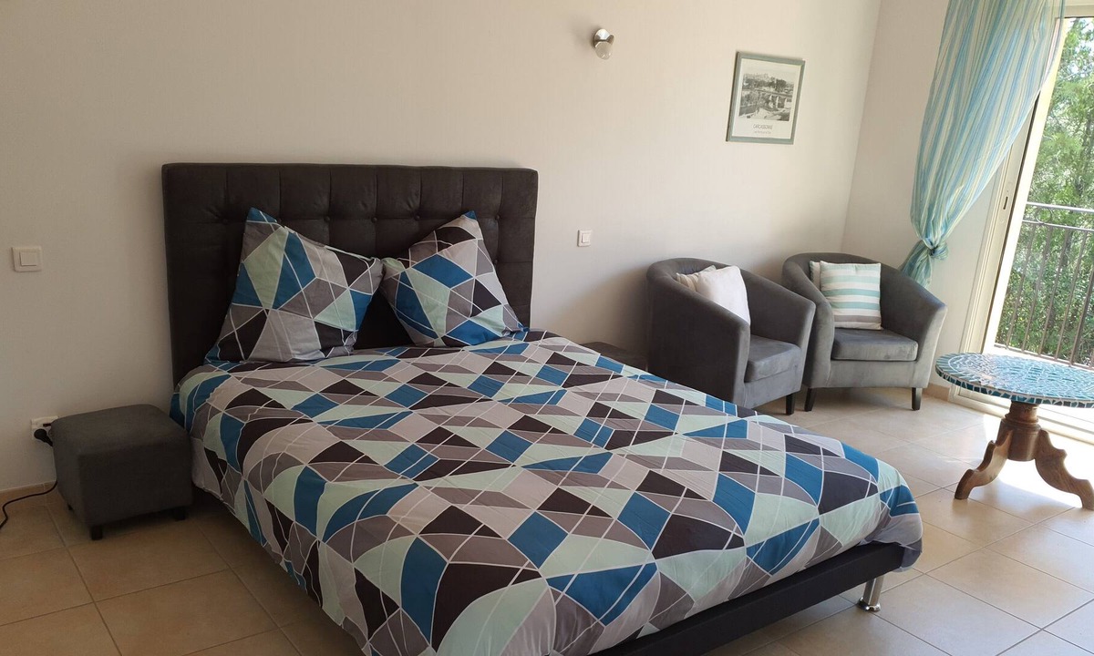 Aubais Bed & Breakfast | Bedroom 4 - Villa des masques