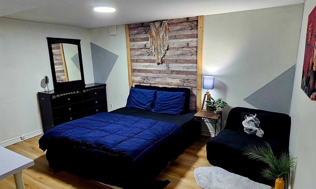 Mississauga House | Bedroom At prime location