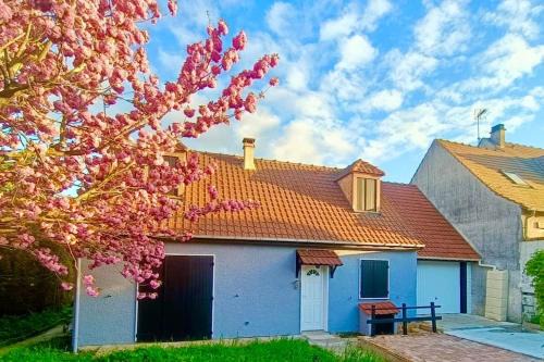 Monnerville House | Bedrooms in a House in Quiet Village