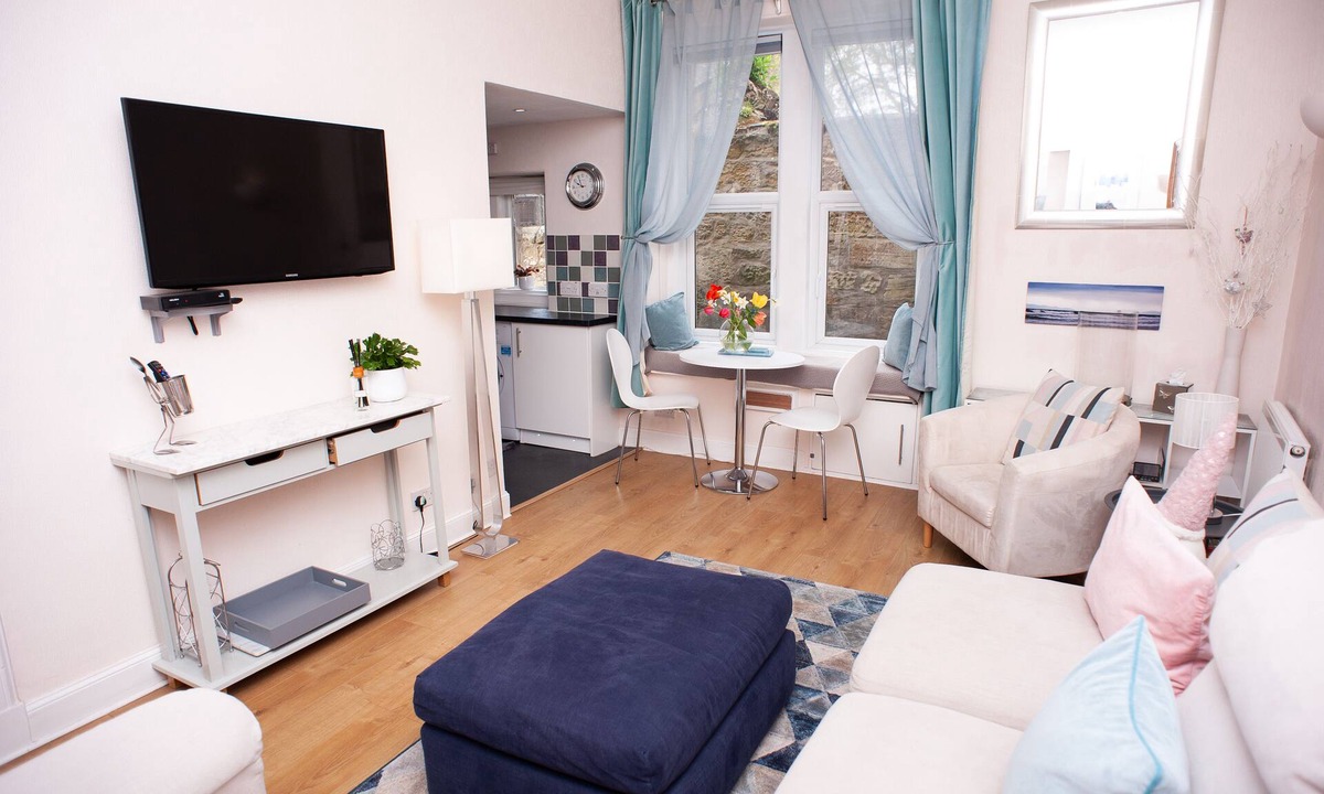 Cupar Apartment | Bee's Townhouse Apartment