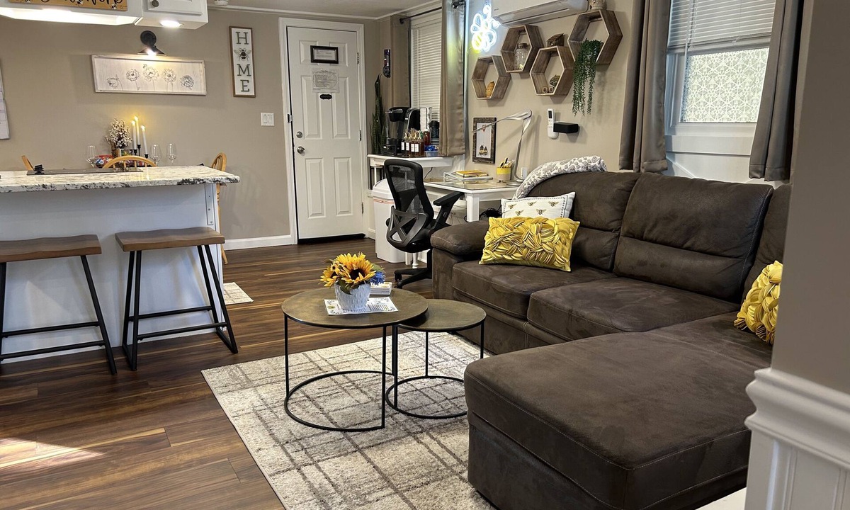 Billerica Apartment | Bee-Themed Stay Near Boston – A Sweet and Unique Getaway