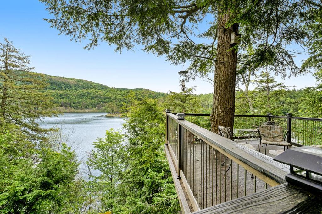 Hubbardton House | Beebe Lake House
