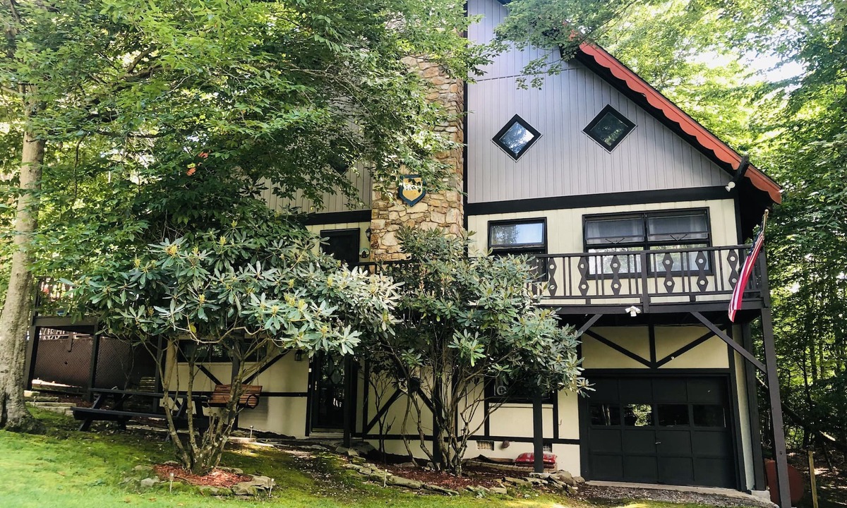 Beech Mountain House | Beech Gem PRIVATE GUEST SUITE nestled on Beech