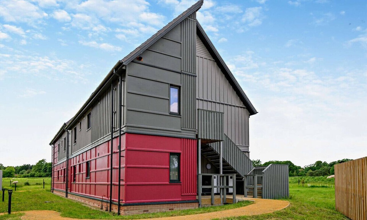 Chapmanslade Apartment | Beech View 2 - Three Bedroom Apartment, Sleeps 6