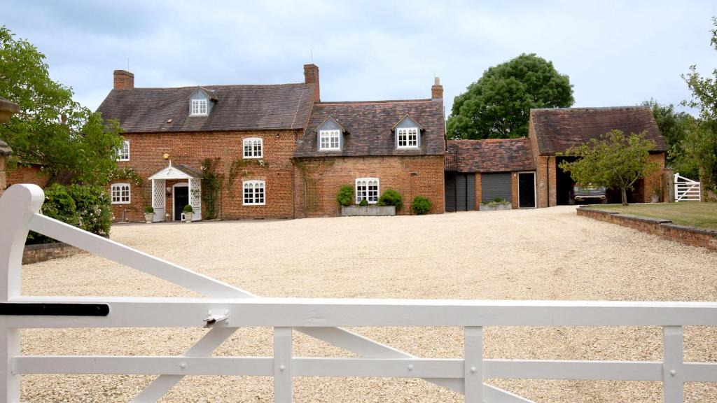 Quedgeley House | Beecham Farmhouse