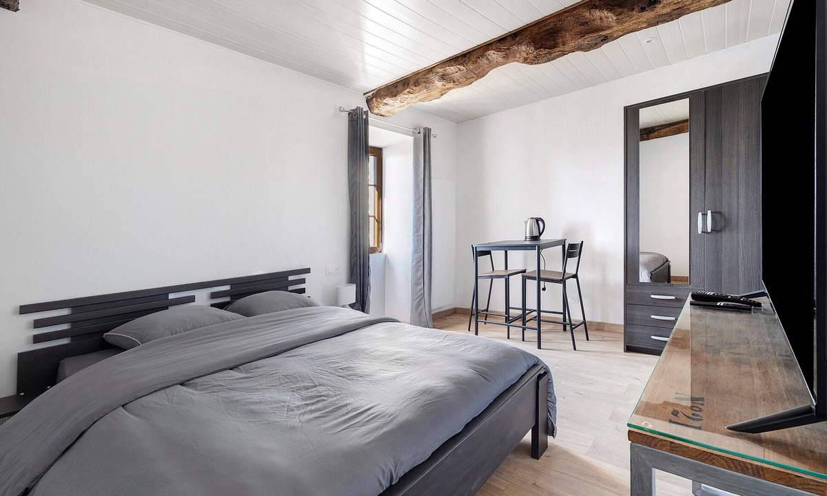Frossay Bed & Breakfast | “Beehive Nest” Room with Wi-Fi