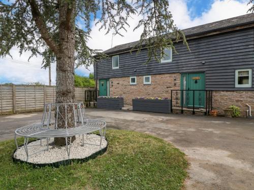 Pembridge House | Beekeeper's Cottage