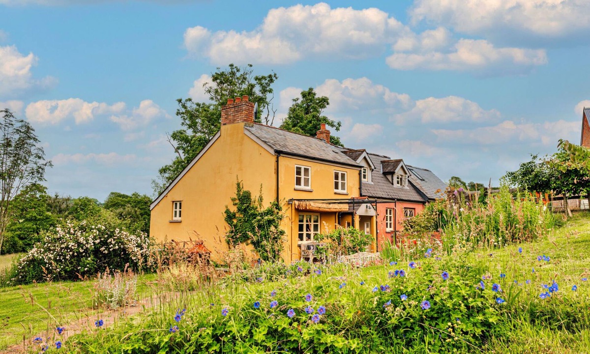 Monmouth House | Beili Glas Cottage by Interhome