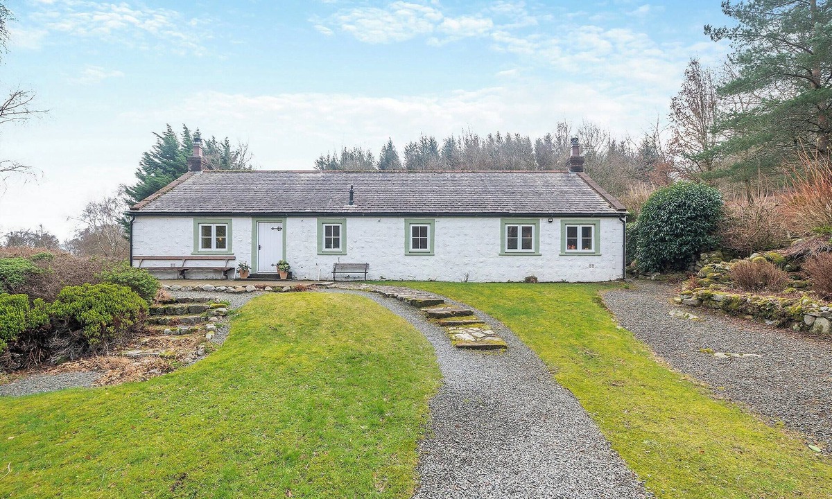 Bankend Cottage | Beira's Garden, Knockendoch