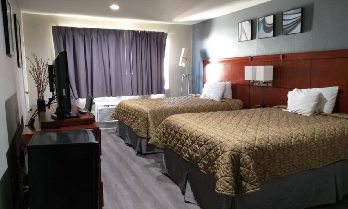 Tustin Hotel | Bel Air Motor Hotel