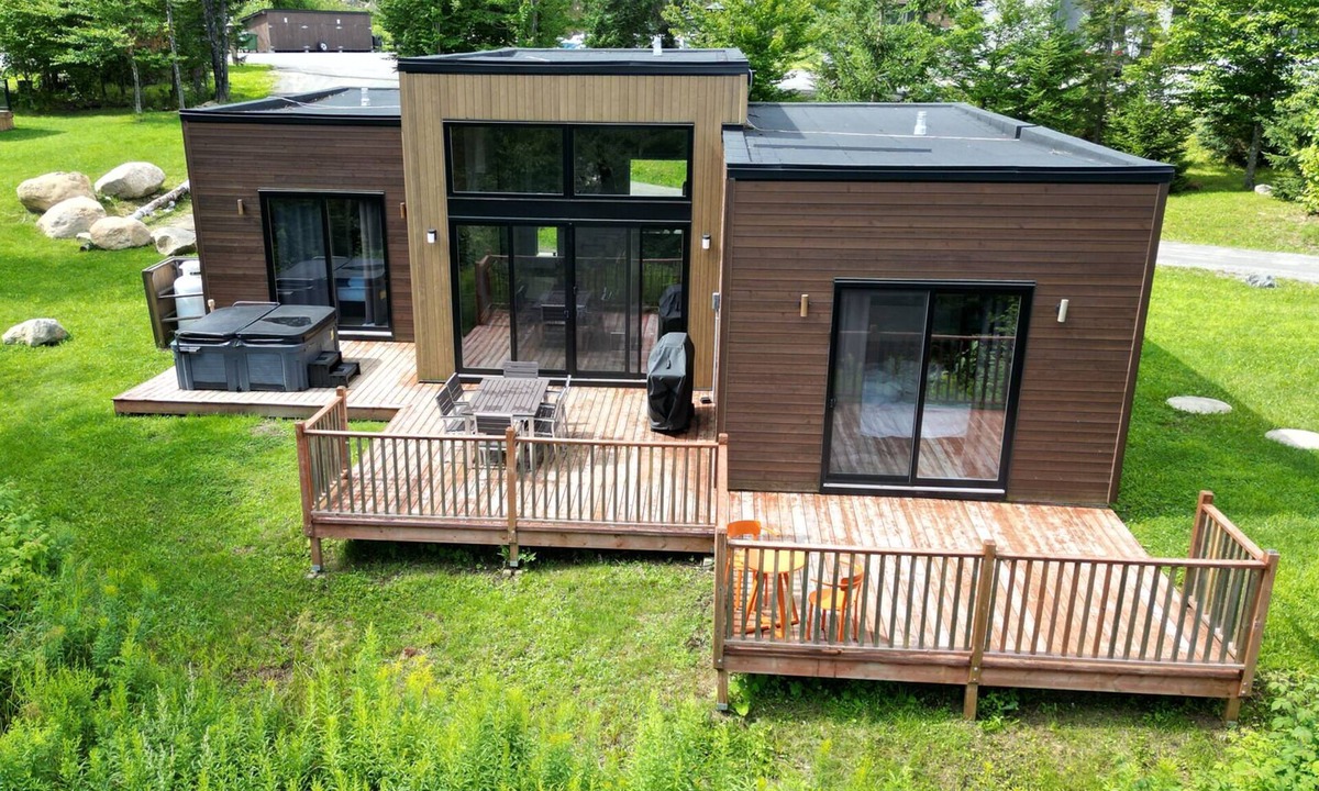 La Conception Villa | Bel Air Tremblant MERIBEL : 4 CHAMBRES, JACUZZI