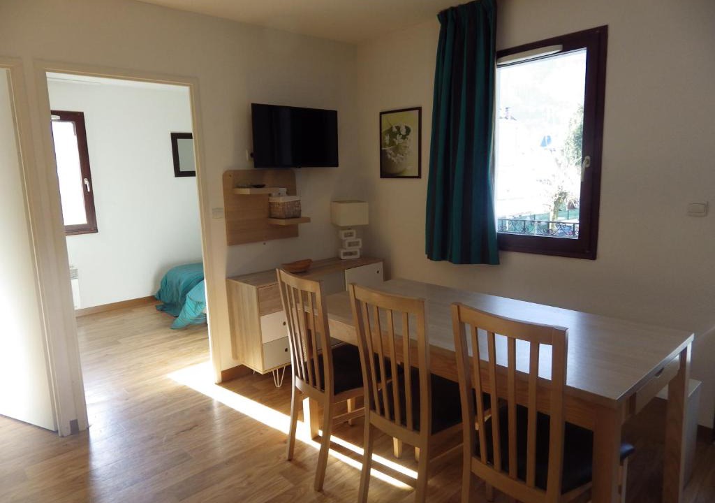 Bagneres-de-Luchon Apartment | Bel Appartement 2 ch Les Jardins de Ramel