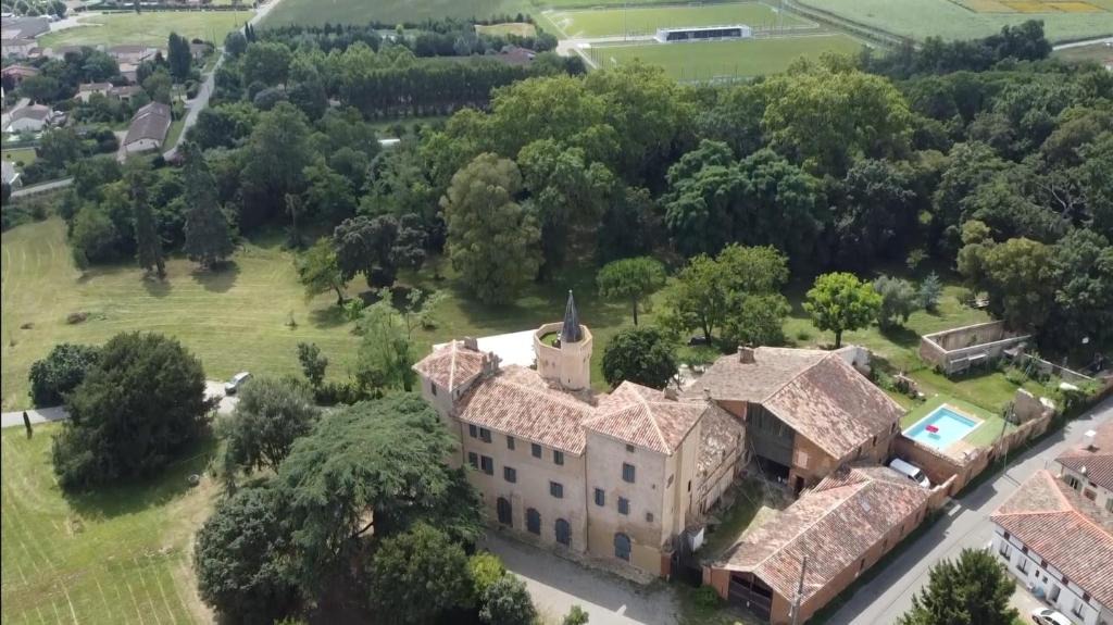 Grisolles Apartment | Bel appartement au Château de Fontanas