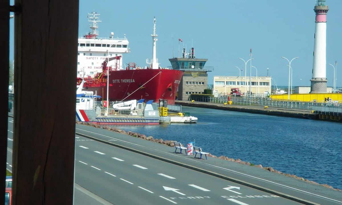 Ouistreham Apartment | Bel Appartement Avec vue sur le Canal Caen la mer
