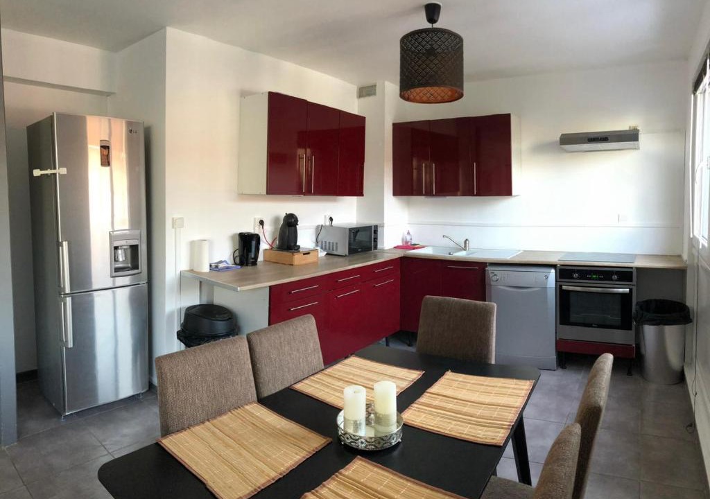 Templemars Apartment | Bel appartement cosy très calme avec parking privé