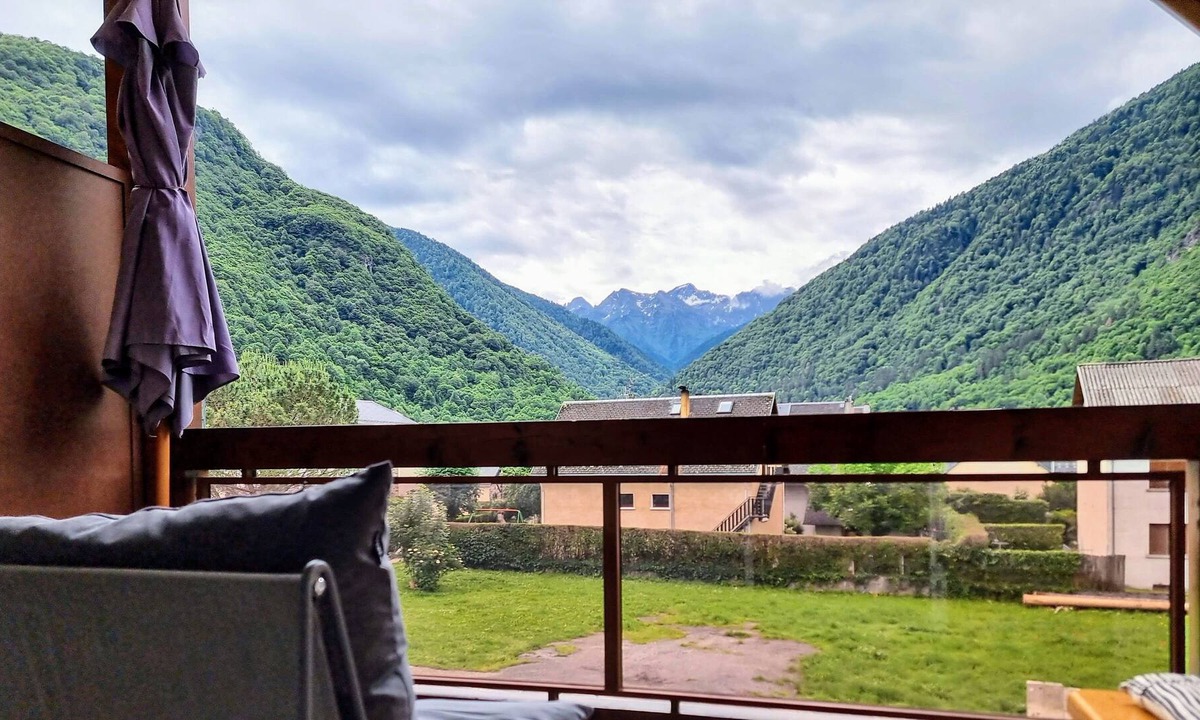 Saint-Mamet Apartment | Bel Appartement - vue Montagne - 80m2 - 8 Pers 2 SDB 2 WC