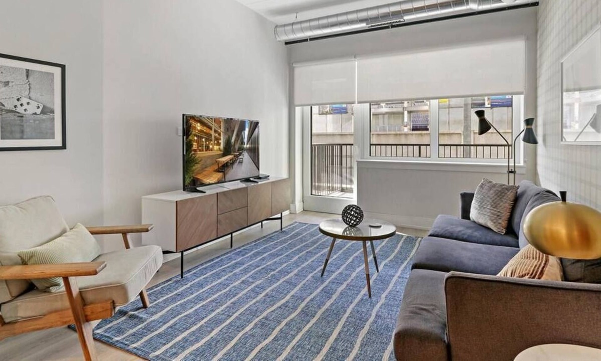 Lakeview Apartment | BEL3 Enticing 1BR/1BA Apt in Belmont