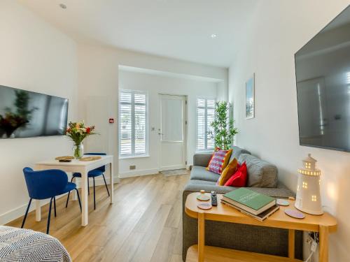 Torquay City Centre House | Belgrave Sands Apartment