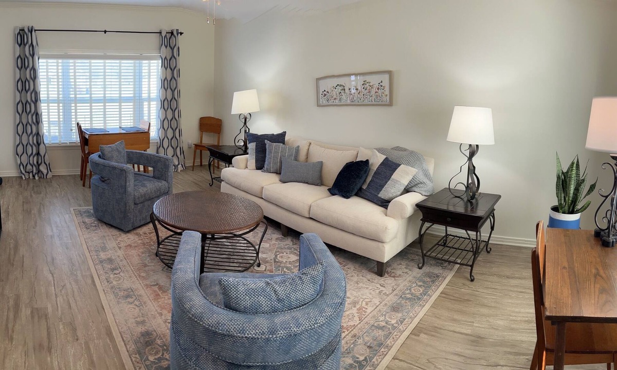 Jacksboro House | Belknap Guest House-One block from historic downtown square in Jacksboro, Texas