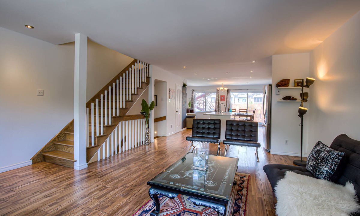 Little Burgundy House | Bell Centre Area Downtown Home, AC, Fast Wi-Fi, Walk Everywhere