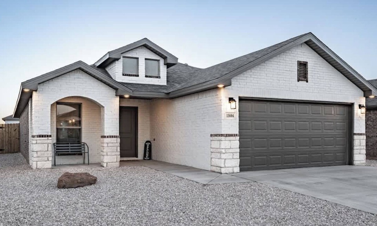 Lubbock House | Bell Farms Retreat - 3BR/2BA - Modern w/Garage