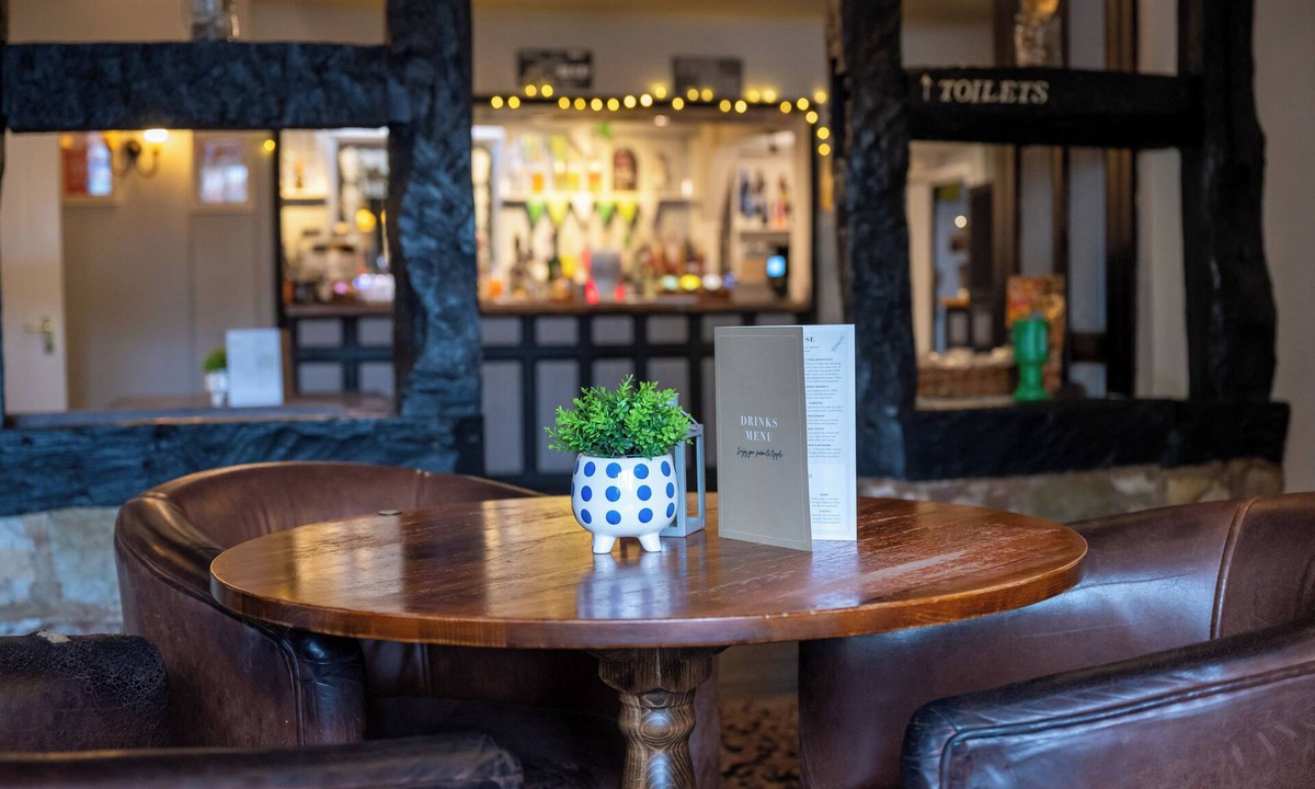 Tewkesbury Hotel | Bell Hotel by Greene King Inns