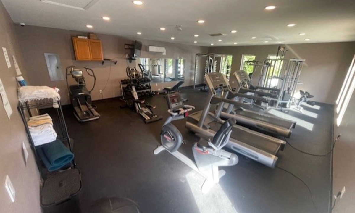 St. Robert Hotel | Bell's Extended Stay and Suites