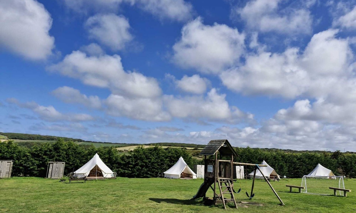 Mount Hawke RV Rental | Bell Tent Grass Pitch