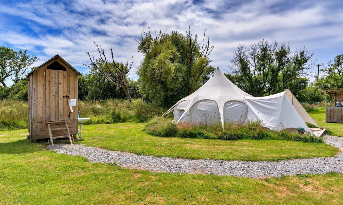 Ilfracombe Ski Chalet | Bell Tent in Devon near Stunning Beaches
