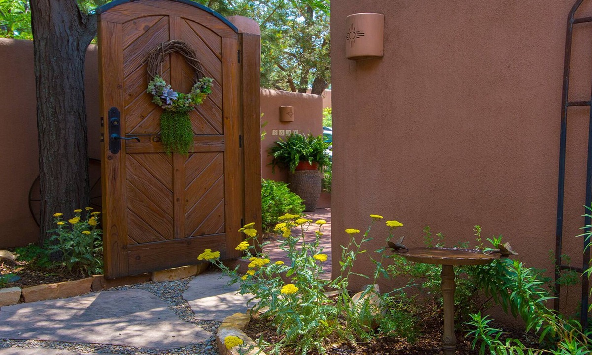 South Capitol Condo | Bella Casa Condo has July Days Available!nWalkable to Plazan2 BR, 2BA, 2 Patios