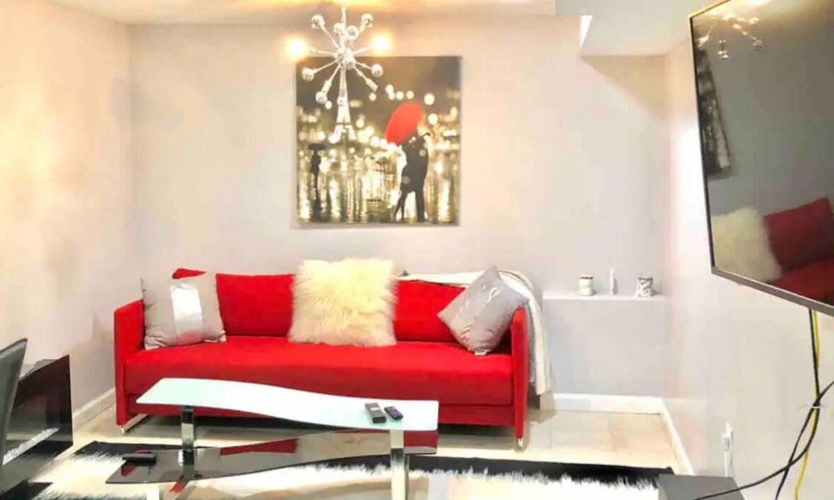 Shaw Bed & Breakfast | Bella Casa; Cozy Private Lower level flat, entire unit.
