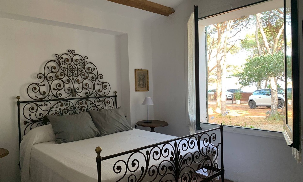Portlligat House | Bella Casa en la Bahía de Cadaqués
