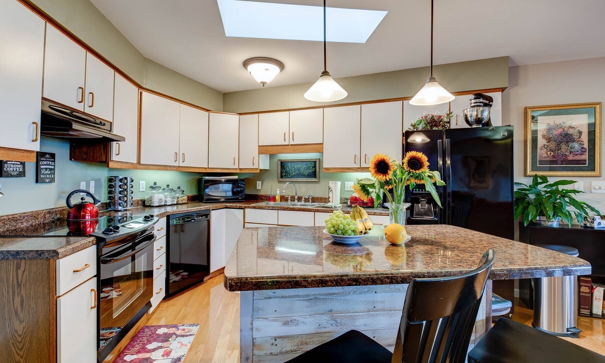 Pisgah Forest House | Bella Regalo, Private 2BR, 2BA Mountain Escape, Upgraded with Panoramic Views