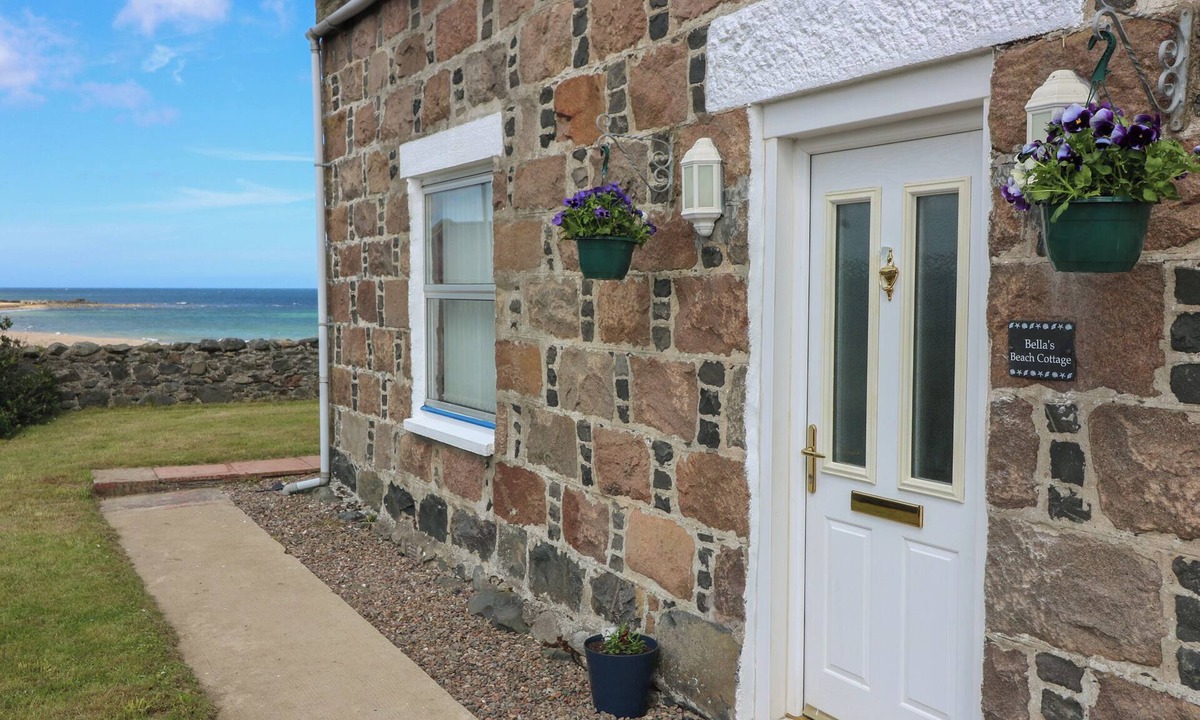 St Combs Cottage | Bella's Beach Cottage