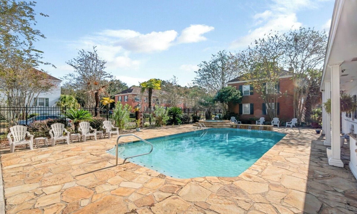 Mobile Apartment | Bella's Midtown Condo