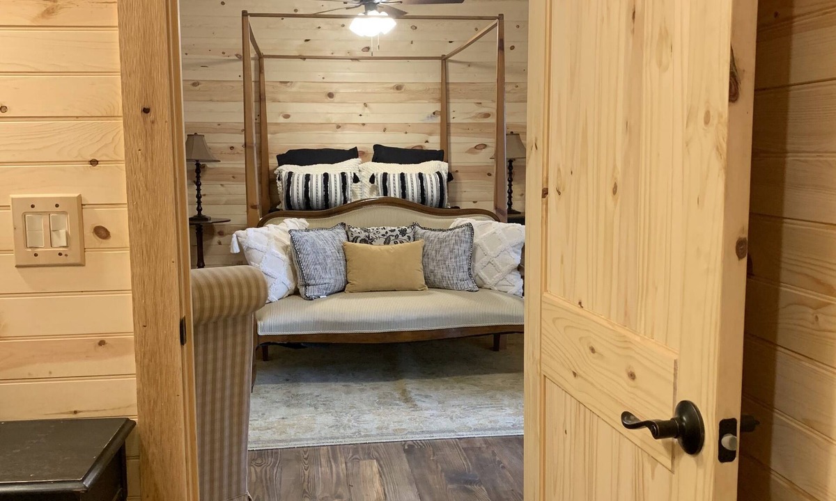 Fredericksburg Cabin | Bella's Place
