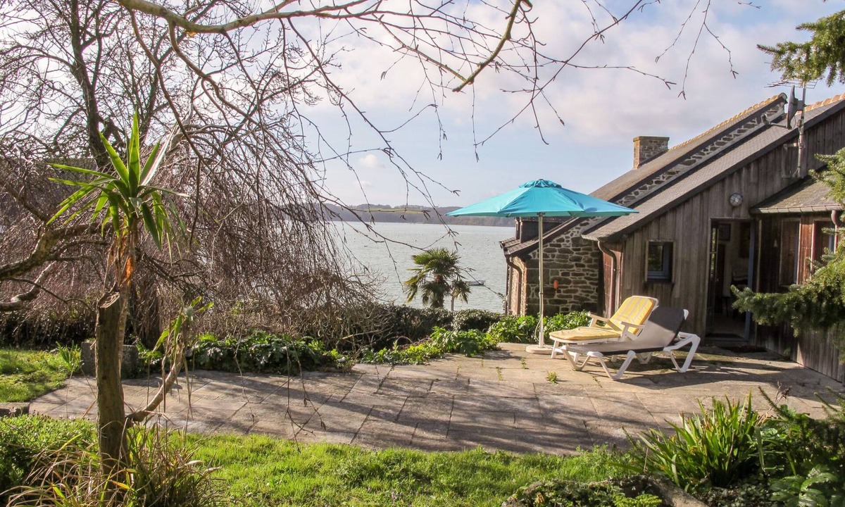 Saint-Suliac House | Bella Vista by Interhome